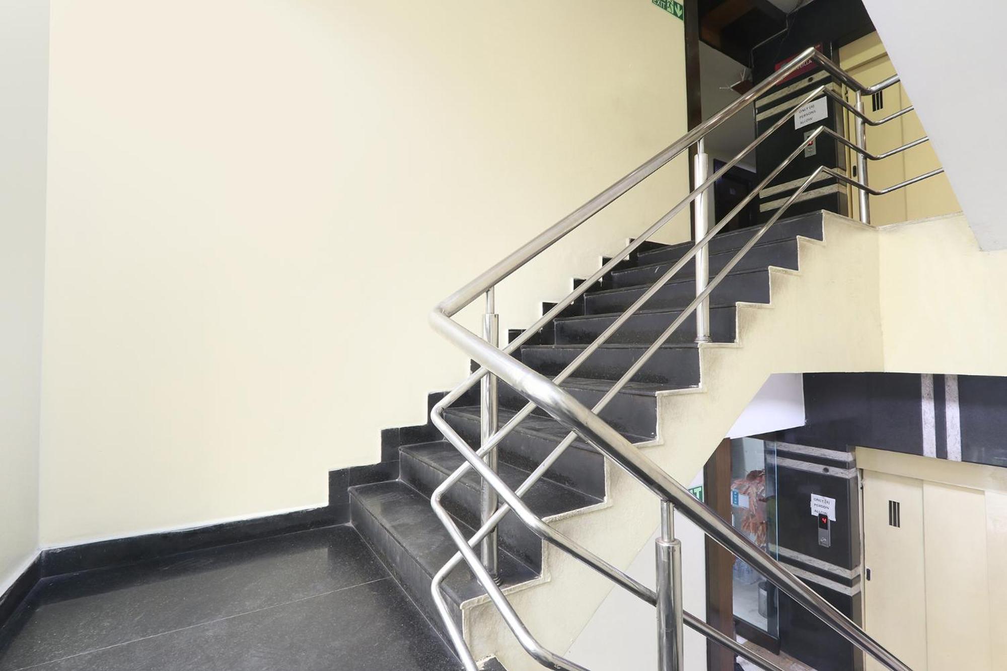Fabhotel Royal Residency II - Nr Lakdikapul Metro Station Haydarabad Dış mekan fotoğraf