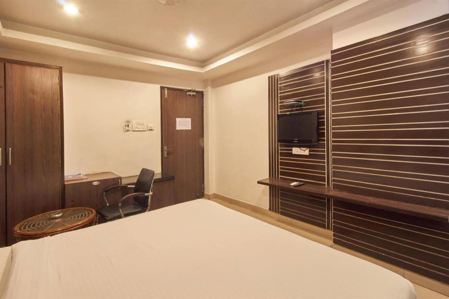 Fabhotel Royal Residency II - Nr Lakdikapul Metro Station Haydarabad Dış mekan fotoğraf