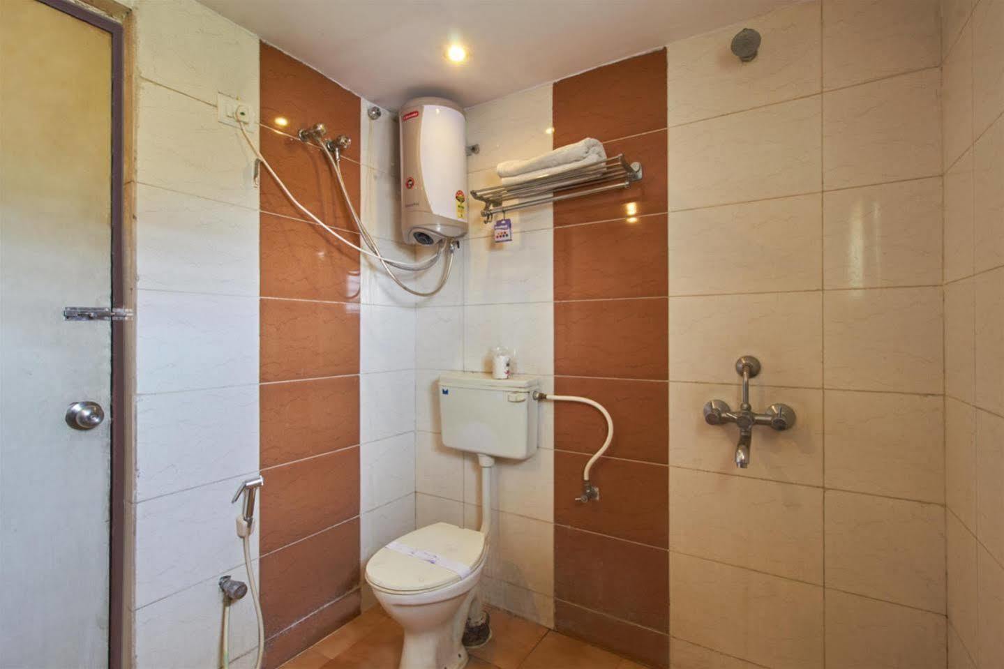 Fabhotel Royal Residency II - Nr Lakdikapul Metro Station Haydarabad Dış mekan fotoğraf